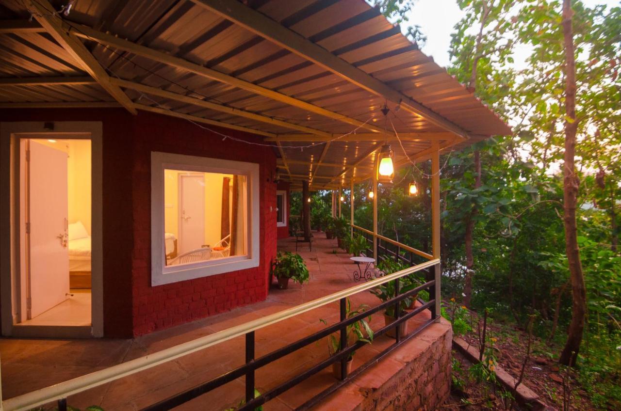 Отель Kolar Jungle Retreat Lawa Khadi Экстерьер фото
