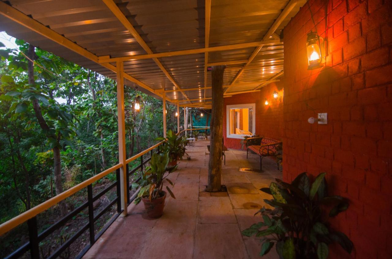 Отель Kolar Jungle Retreat Lawa Khadi Экстерьер фото